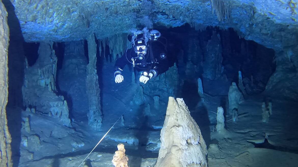 Everything that cenotes in Akumal offer to divers